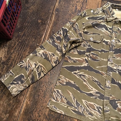 [USED] カモ柄風 シャツ
