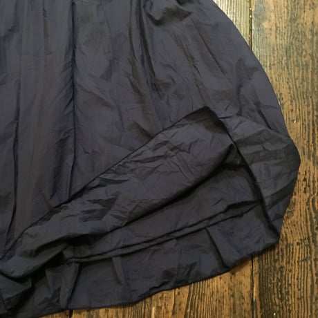 [USED] シンプル刺繍のロングワンピース