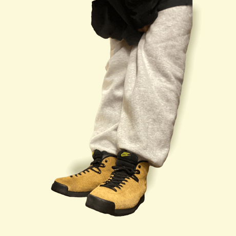 [USED] 2010 NIKE AIR MAGMA