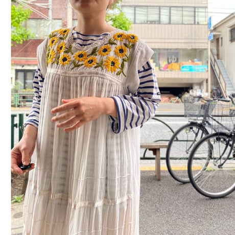 [USED]ひまわり刺繍ワンピース