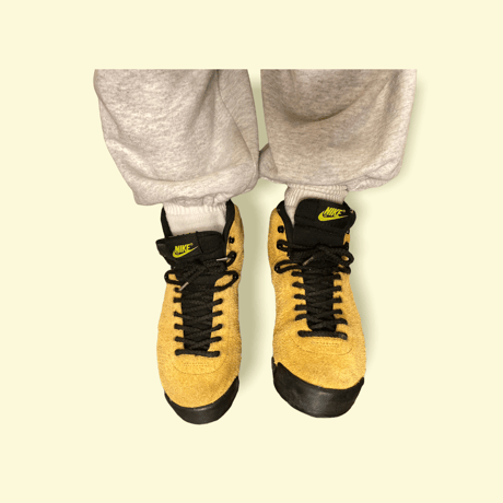 [USED] 2010 NIKE AIR MAGMA