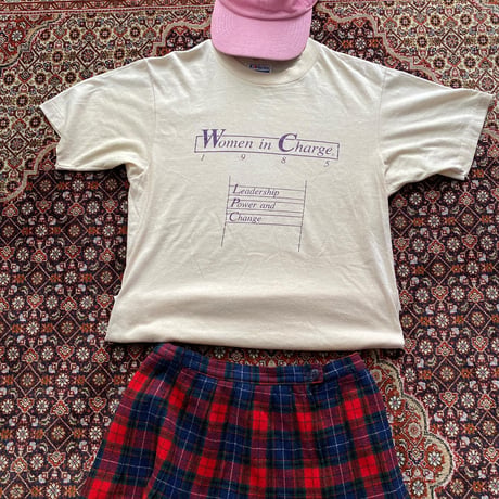 [USED] 80‘s  Hanes プリント Tee 💜