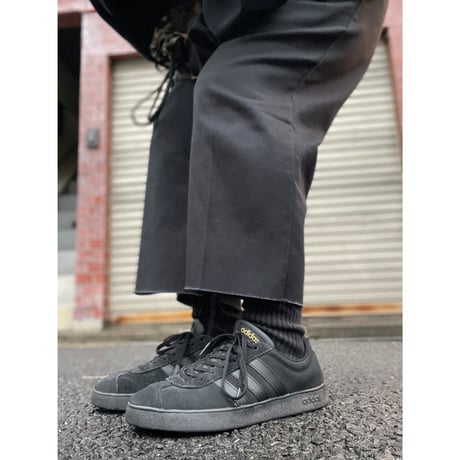 [USED] adidas BLK/BLK SUEDE