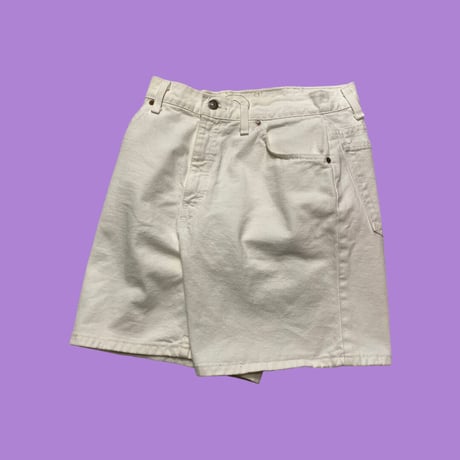 [USED] Levis white shorts🤍