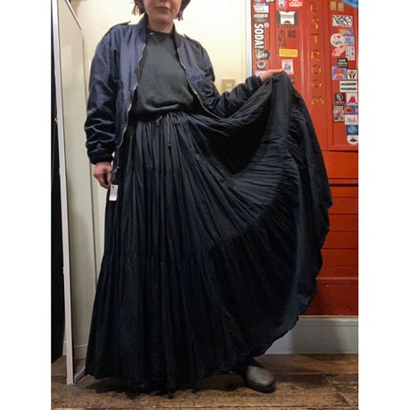 [USED] BLACK  ボリュームロングスカート