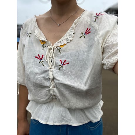 [USED] コットンガーゼ刺繍TOPS