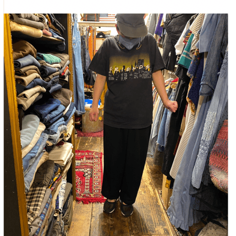 [USED] 'F・R・I・E・N・D・S ' Tee