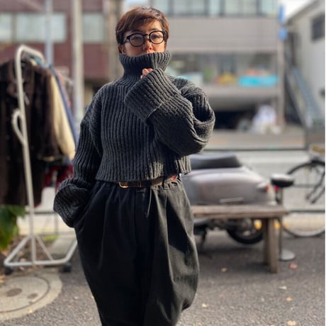 [USED] ショート丈 デザインニット