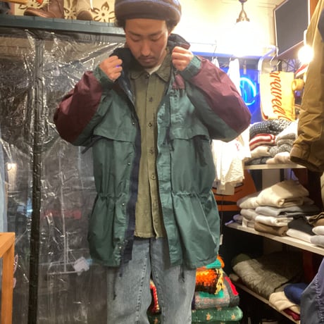 [USED] Columbia ナイロンジャケット🌲