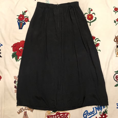 [USED] BLACK レーヨンスカート DOT刺繍入り