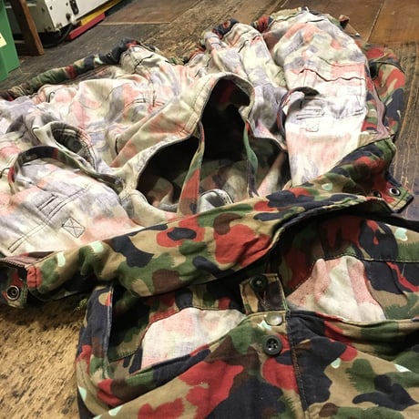 [USED] vintage Switzerland マウンテン CAMO JKT
