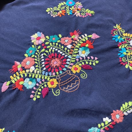 [USED] ネイビーの刺繍チュニック