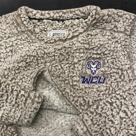 [USED] WCU クロップド丈 モコモコ カレッジ　トップス