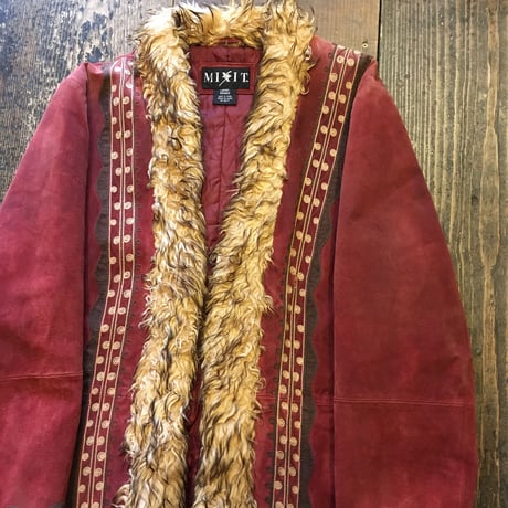 [USED] 渋い赤色 SUEDE ヒッピー刺繍コート
