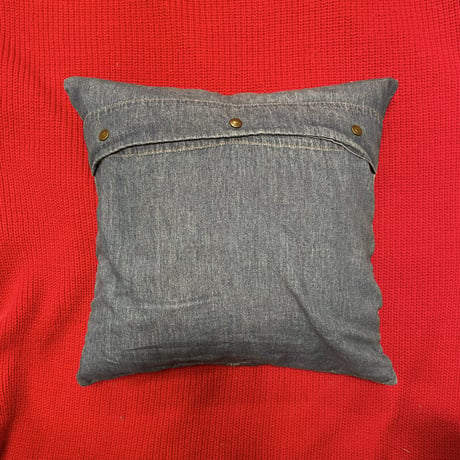 [USED] vintage GUESS クッション
