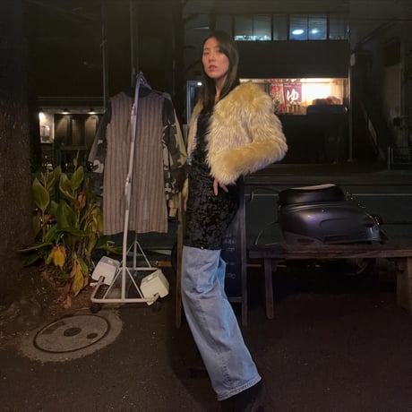 [USED] WHITE FAKE FUR JKT 🐏🤍