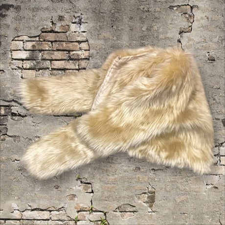 [USED] WHITE FAKE FUR JKT 🐏🤍