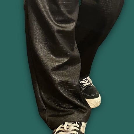 [USED] パイソン柄♡型押しPOLY PANTS