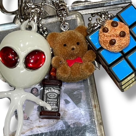 [USED] alcohol key chain 🥃🍷🍺🍸🍹🔑