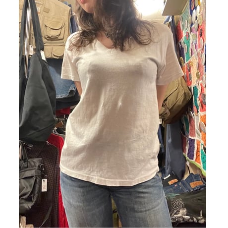 [USED] Hanes 白 Vneck tee🤍