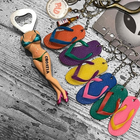 [Deadstock] colorful beach sandals keychain 🩴