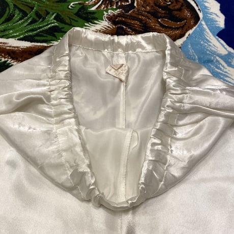 [USED] WHITE サテンPANTS！