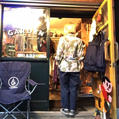 [USED] 渋め ボタニカル柄シャツ