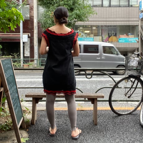 [USED] Black×Red刺繍ワンピース