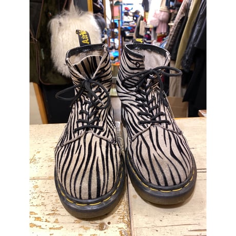 [USED] Dr.Martens 8HOLE - ゼブラ SUEDE