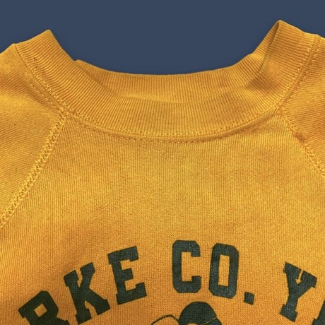 [USED] youth size 🤼 VINTAGE SWEAT