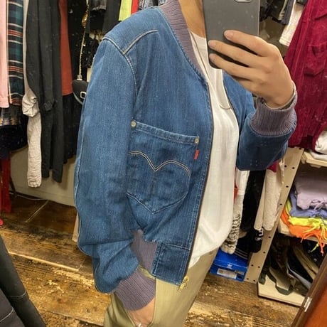 [USED] Levi's RED  DENIM JACKET