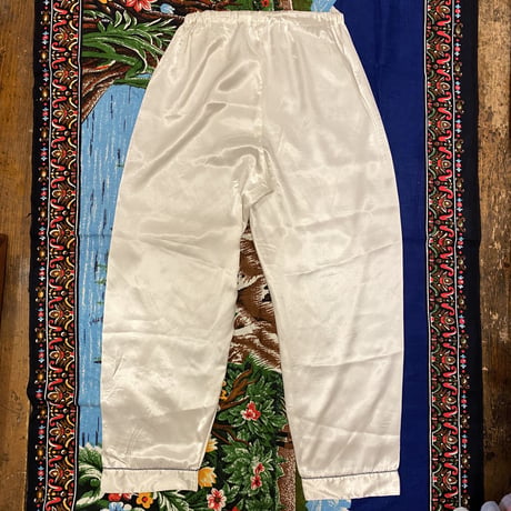 [USED] WHITE サテンPANTS！