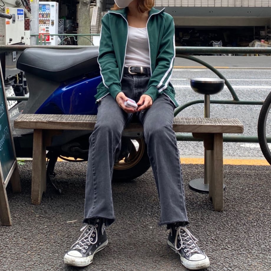 5e830f1c9df1636335a0a33b