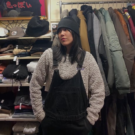 [USED] WCU クロップド丈 モコモコ カレッジ　トップス
