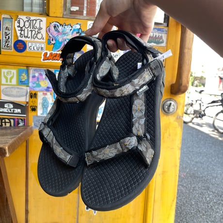 [USED] TEVA サンダル（25cm）