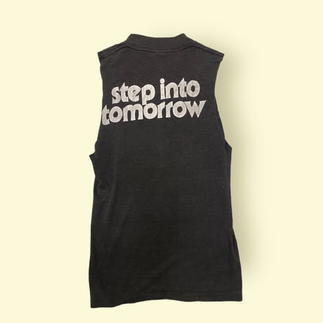 [USED]”Mr.V’sFigure8”Cut Off Tee