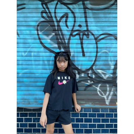 [USED]NIKE 🌼ヒラヒラ SHORT丈  tee