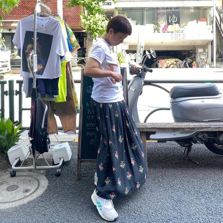 [USED] LOONY TUNESハンドメイドTee ！