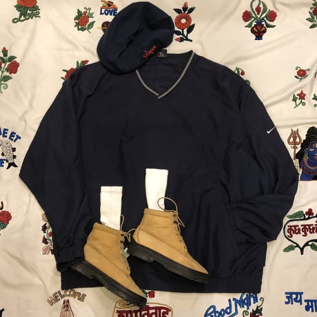 [USED] NIKE VネックプルオーバーSWEAT！