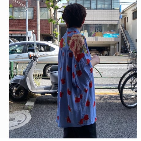[USED] バラいっぱい🌹レーヨン SHIRTS