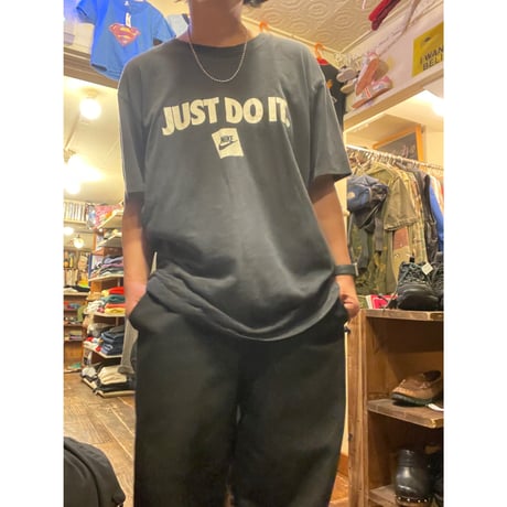 [USED] NIKE JUST DO IT. Tee