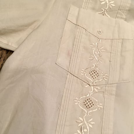[USED]  BEIGE♡ 刺繍入りキューバシャツ