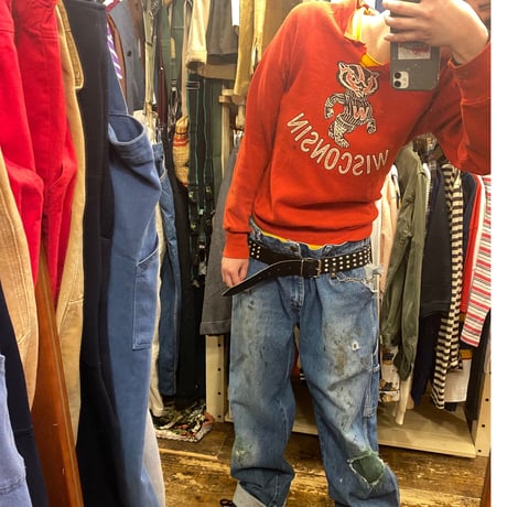 [USED] youth size  VINTAGE SWEAT
