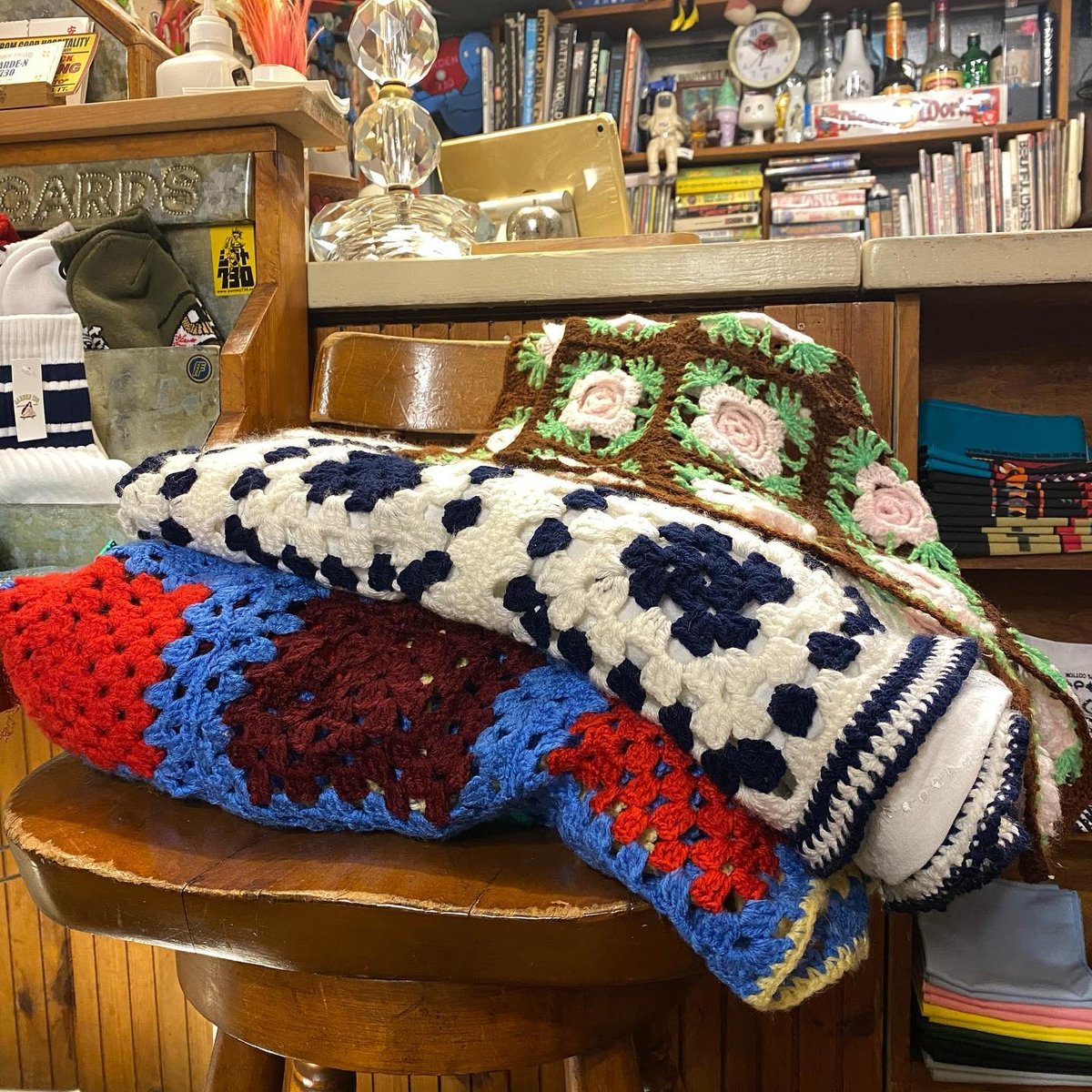 USED] 鍵編みニット ブランケット 95cm × 115cm WHT/NAVY | g