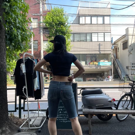 [USED] Levi's LOW RISE SLIM SHORTS 🌺🖤（w３0)