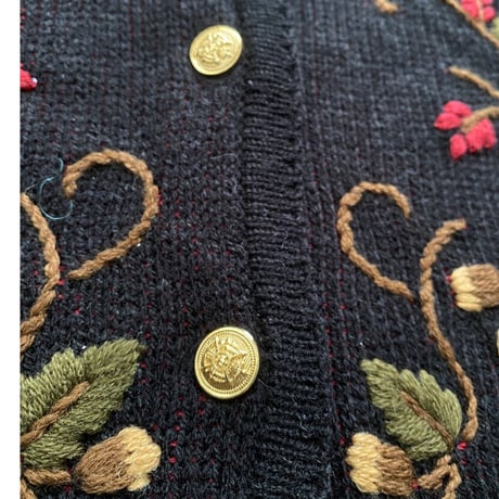 [USED] 刺繍ニットカーディガン ❤️