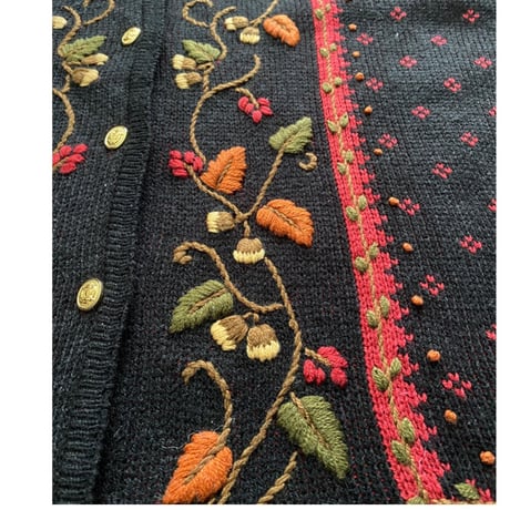 [USED] 刺繍ニットカーディガン ❤️