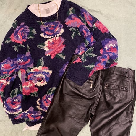 [USED] "PAUL HARRIS" FLOWER KNIT🌸