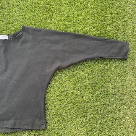[USED] 形がオシャレ！BLACK無地ロンTee