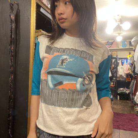 [USED] ラグランTee 🦈